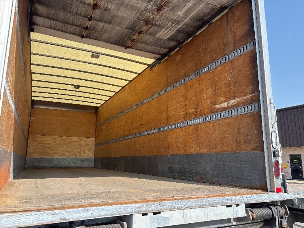 Medium Duty Box Truck-Light and Medium Duty Trucks-International-2020-MV607-Warren-MI-142,284\n\t\tmiles-$ 41,250 - Image 12