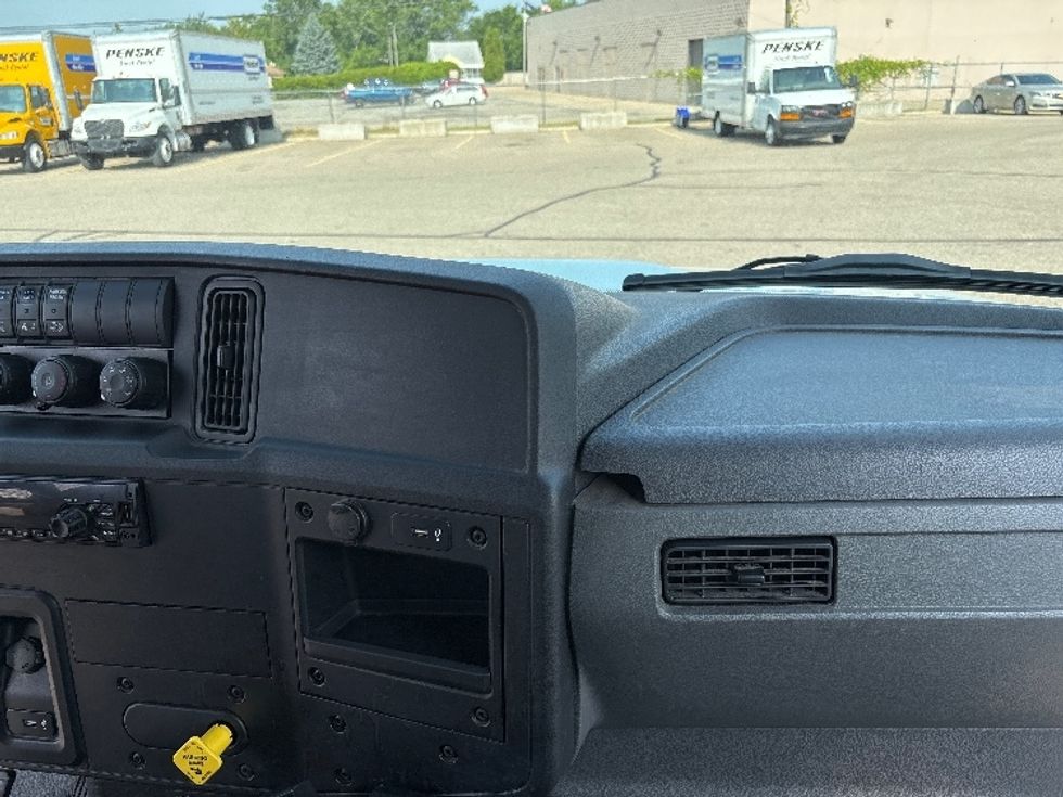 Medium Duty Box Truck-Light and Medium Duty Trucks-International-2020-MV607-Warren-MI-142,284\n\t\tmiles-$ 41,250 - Image 21