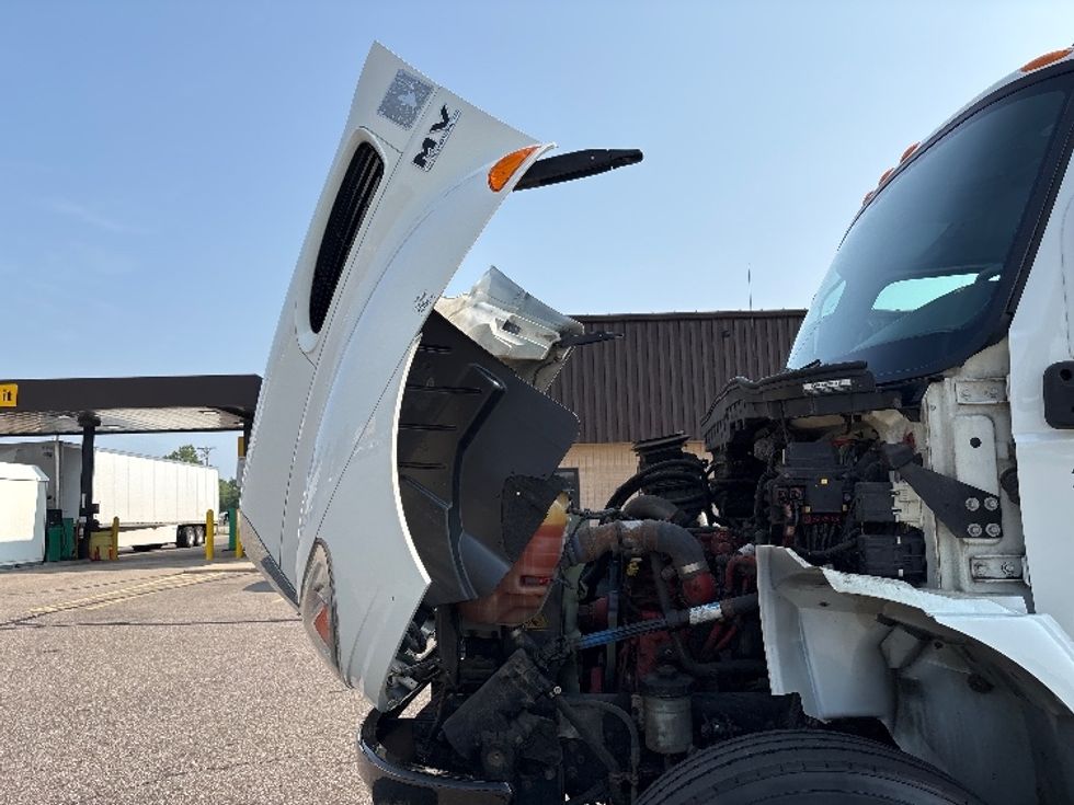 Medium Duty Box Truck-Light and Medium Duty Trucks-International-2020-MV607-Warren-MI-142,284\n\t\tmiles-$ 41,250 - Image 24