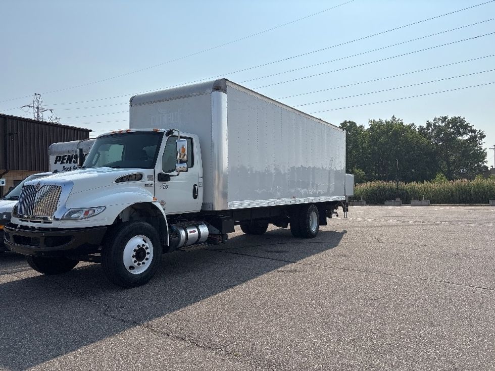 Medium Duty Box Truck-Light and Medium Duty Trucks-International-2020-MV607-Warren-MI-142,284\n\t\tmiles-$ 41,250 - Image 3