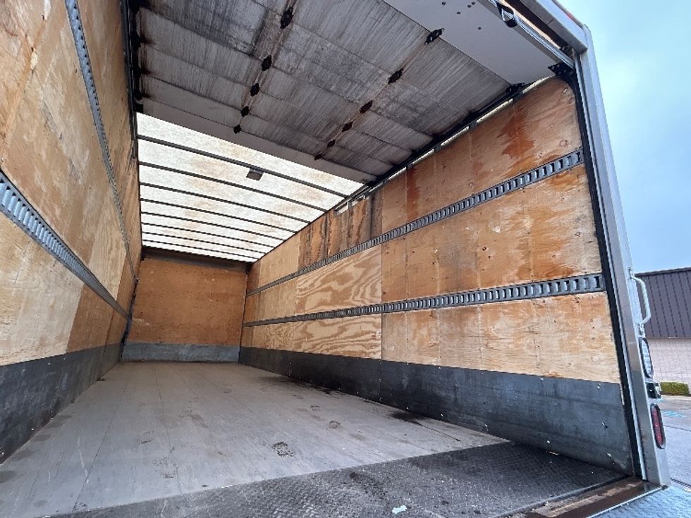 Medium Duty Box Truck-Light and Medium Duty Trucks-International-2020-MV607-Warren-MI-155,353\n\t\tmiles-$ 40,000 - Image 12