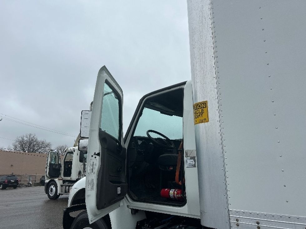 Medium Duty Box Truck-Light and Medium Duty Trucks-International-2020-MV607-Warren-MI-155,353\n\t\tmiles-$ 40,000 - Image 16