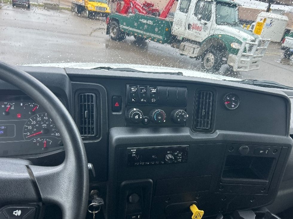 Medium Duty Box Truck-Light and Medium Duty Trucks-International-2020-MV607-Warren-MI-155,353\n\t\tmiles-$ 40,000 - Image 17