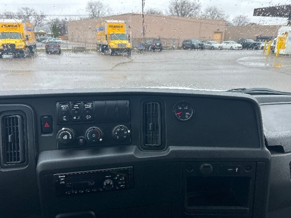 Medium Duty Box Truck-Light and Medium Duty Trucks-International-2020-MV607-Warren-MI-155,353\n\t\tmiles-$ 40,000 - Image 18