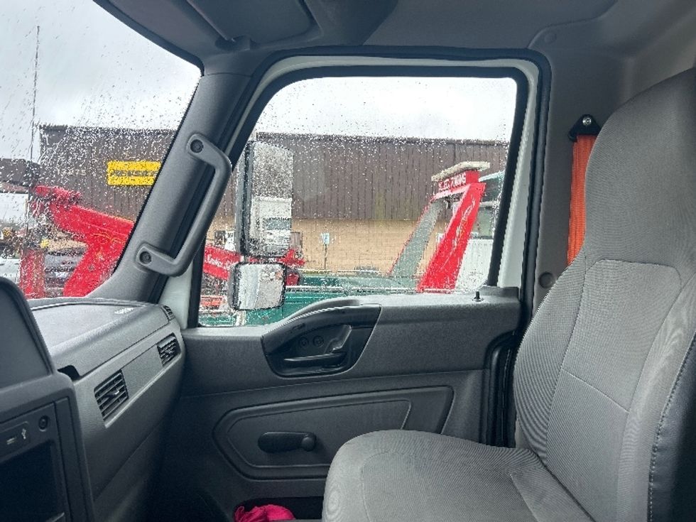 Medium Duty Box Truck-Light and Medium Duty Trucks-International-2020-MV607-Warren-MI-155,353\n\t\tmiles-$ 40,000 - Image 19