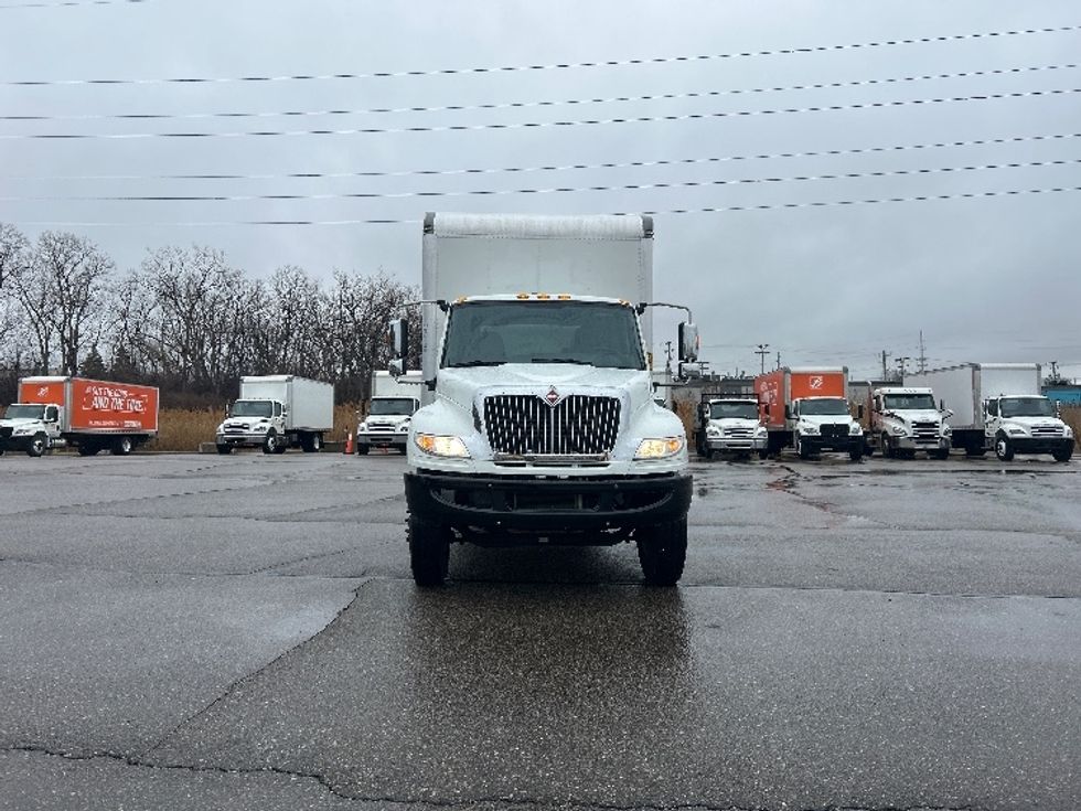 Medium Duty Box Truck-Light and Medium Duty Trucks-International-2020-MV607-Warren-MI-155,353\n\t\tmiles-$ 40,000 - Image 2