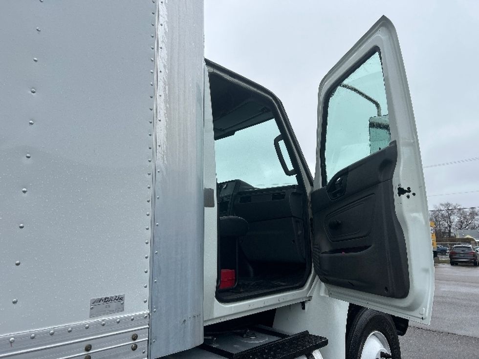 Medium Duty Box Truck-Light and Medium Duty Trucks-International-2020-MV607-Warren-MI-155,353\n\t\tmiles-$ 40,000 - Image 20