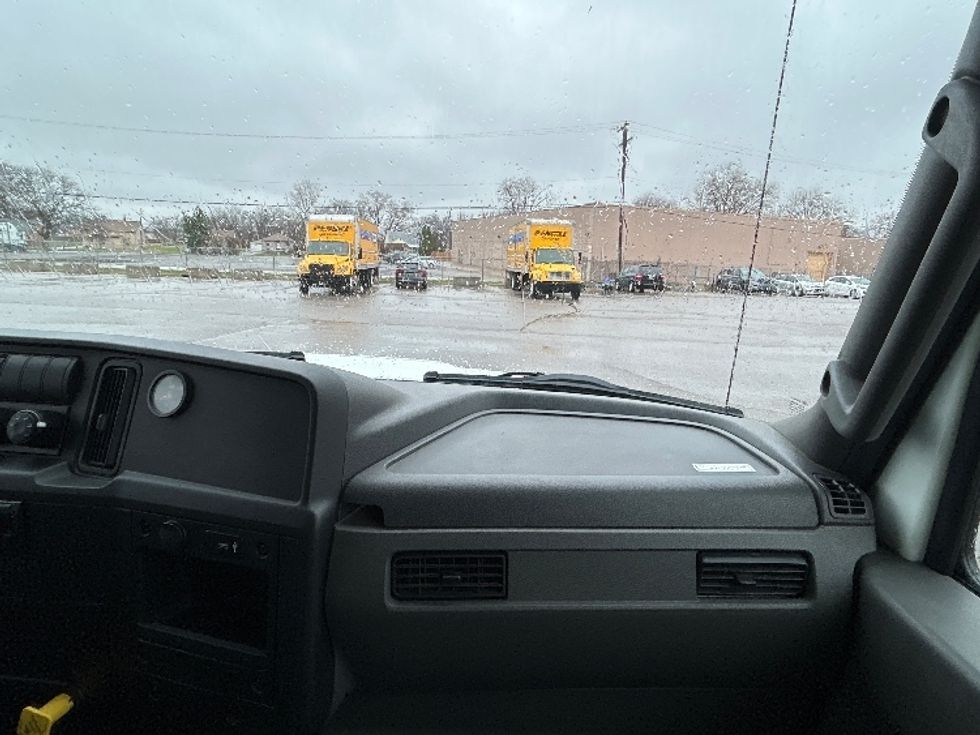 Medium Duty Box Truck-Light and Medium Duty Trucks-International-2020-MV607-Warren-MI-155,353\n\t\tmiles-$ 40,000 - Image 21