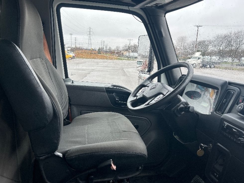 Medium Duty Box Truck-Light and Medium Duty Trucks-International-2020-MV607-Warren-MI-155,353\n\t\tmiles-$ 40,000 - Image 22