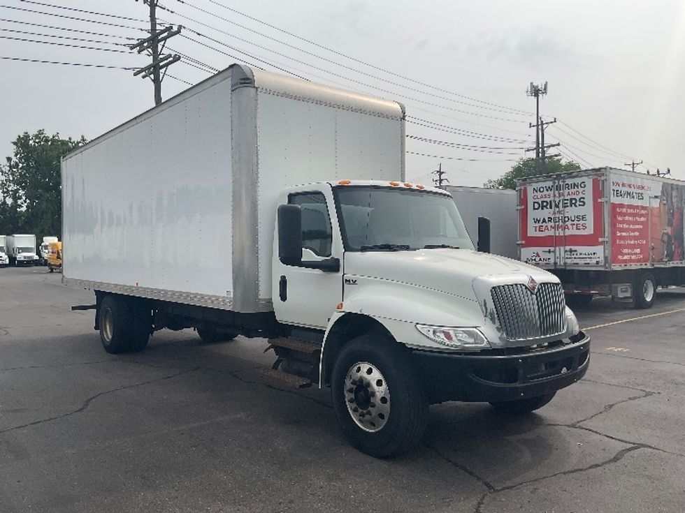 Medium Duty Box Truck-Light and Medium Duty Trucks-International-2020-MV607-Warren-MI-173,090\n\t\tmiles-$ 45,500 - Image 1