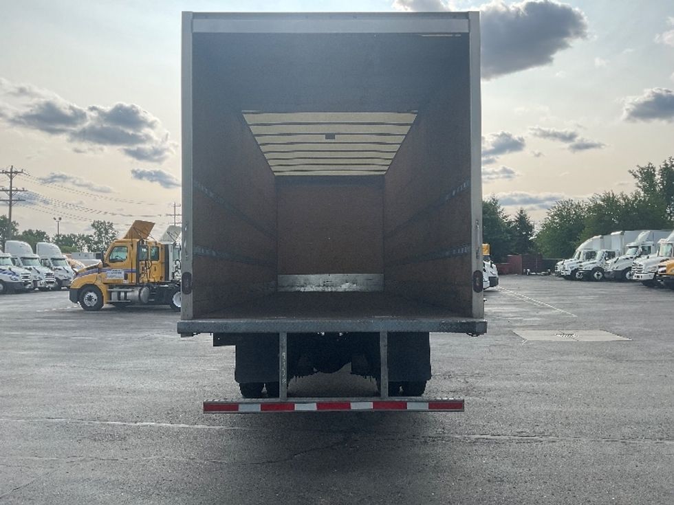 Medium Duty Box Truck-Light and Medium Duty Trucks-International-2020-MV607-Warren-MI-173,090\n\t\tmiles-$ 45,500 - Image 9