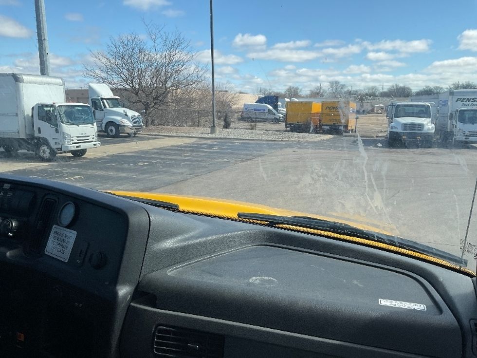 Medium Duty Box Truck-Light and Medium Duty Trucks-International-2020-MV607-Warren-MI-176,837\n\t\tmiles-$ 44,750 - Image 21