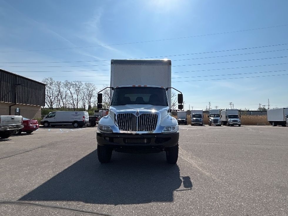 Medium Duty Box Truck-Light and Medium Duty Trucks-International-2020-MV607-Warren-MI-196,578\n\t\tmiles-$ 43,750 - Image 2