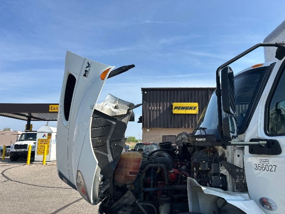 Medium Duty Box Truck-Light and Medium Duty Trucks-International-2020-MV607-Warren-MI-196,578\n\t\tmiles-$ 43,750 - Image 23