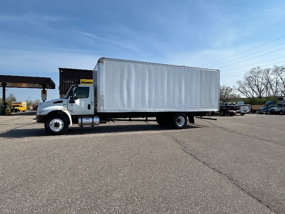Medium Duty Box Truck-Light and Medium Duty Trucks-International-2020-MV607-Warren-MI-196,578\n\t\tmiles-$ 43,750 - Image 4