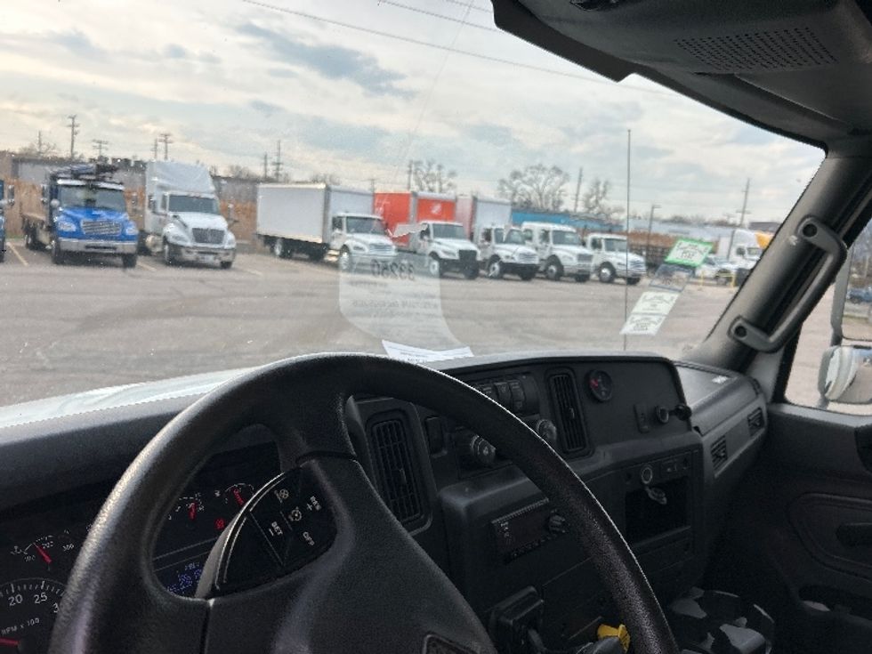 Medium Duty Box Truck-Light and Medium Duty Trucks-International-2020-MV607-Warren-MI-221,430\n\t\tmiles-$ 33,750 - Image 16