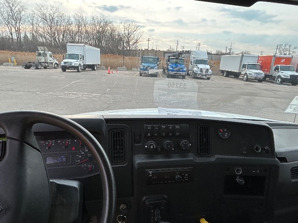 Medium Duty Box Truck-Light and Medium Duty Trucks-International-2020-MV607-Warren-MI-221,430\n\t\tmiles-$ 33,750 - Image 17