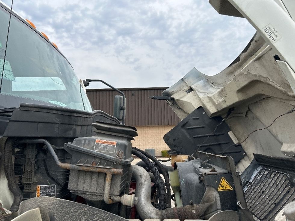 Medium Duty Box Truck-Light and Medium Duty Trucks-International-2020-MV607-Warren-MI-221,430\n\t\tmiles-$ 33,750 - Image 22