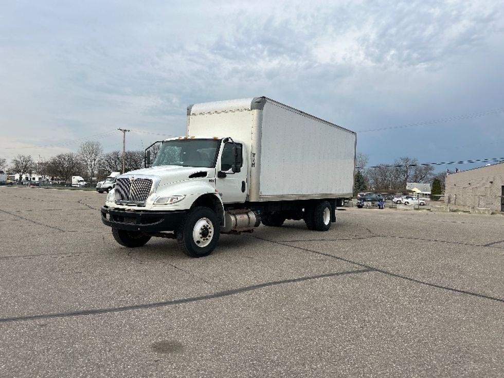 Medium Duty Box Truck-Light and Medium Duty Trucks-International-2020-MV607-Warren-MI-221,430\n\t\tmiles-$ 33,750 - Image 3