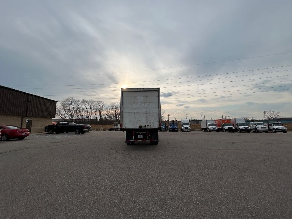 Medium Duty Box Truck-Light and Medium Duty Trucks-International-2020-MV607-Warren-MI-221,430\n\t\tmiles-$ 33,750 - Image 7