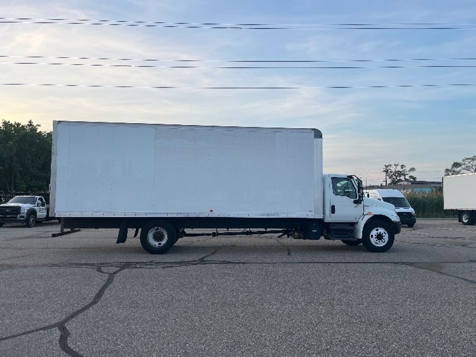Medium Duty Box Truck-Light and Medium Duty Trucks-International-2020-MV607-Warren-MI-222,795\n\t\tmiles-$ 37,750 - Image 15