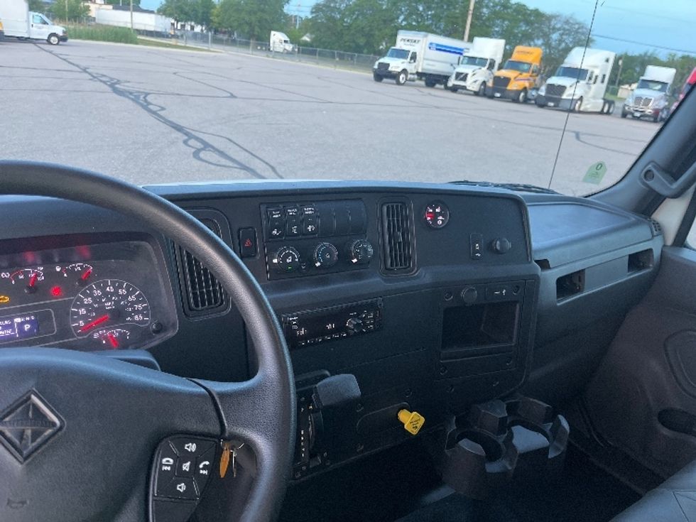 Medium Duty Box Truck-Light and Medium Duty Trucks-International-2020-MV607-Warren-MI-222,795\n\t\tmiles-$ 37,750 - Image 18