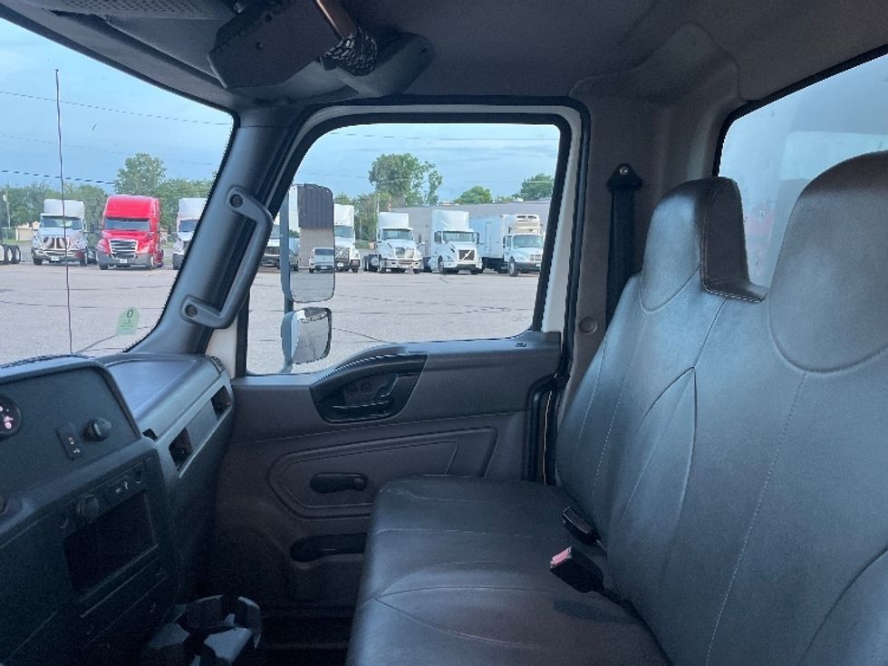 Medium Duty Box Truck-Light and Medium Duty Trucks-International-2020-MV607-Warren-MI-222,795\n\t\tmiles-$ 37,750 - Image 19