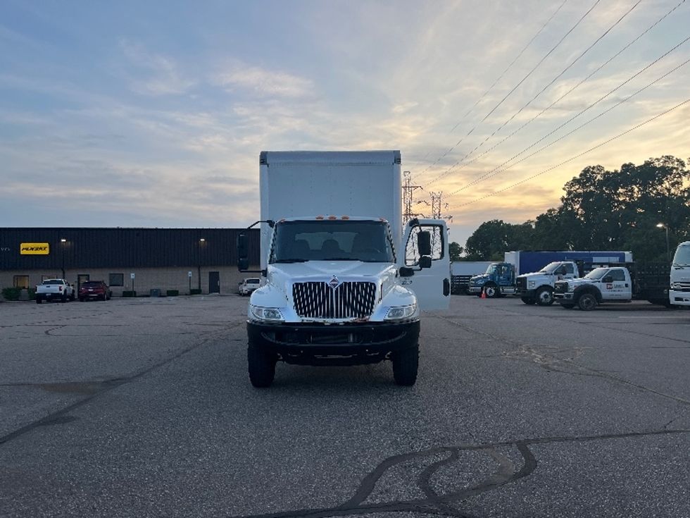 Medium Duty Box Truck-Light and Medium Duty Trucks-International-2020-MV607-Warren-MI-222,795\n\t\tmiles-$ 37,750 - Image 2