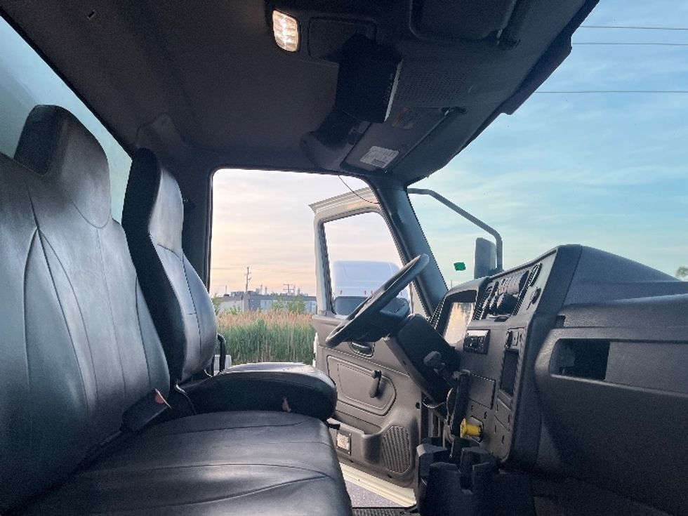 Medium Duty Box Truck-Light and Medium Duty Trucks-International-2020-MV607-Warren-MI-222,795\n\t\tmiles-$ 37,750 - Image 22