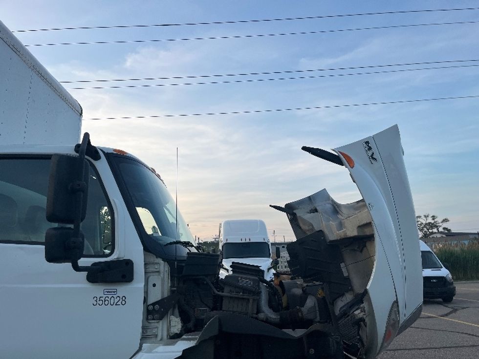 Medium Duty Box Truck-Light and Medium Duty Trucks-International-2020-MV607-Warren-MI-222,795\n\t\tmiles-$ 37,750 - Image 23