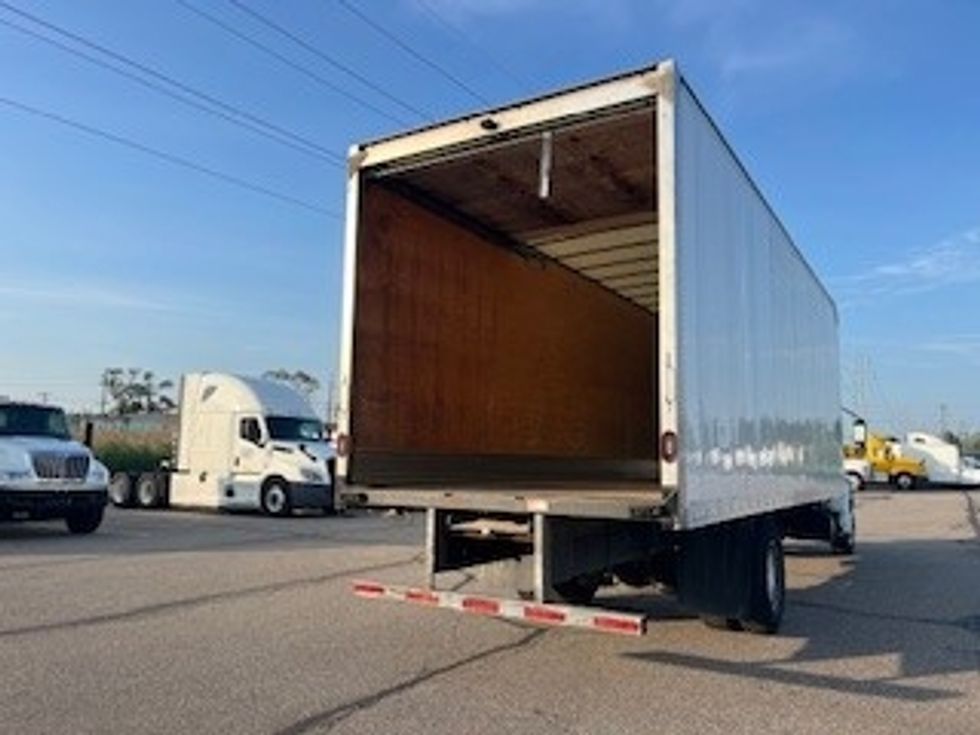 Medium Duty Box Truck-Light and Medium Duty Trucks-International-2020-MV607-Warren-MI-222,795\n\t\tmiles-$ 37,750 - Image 8