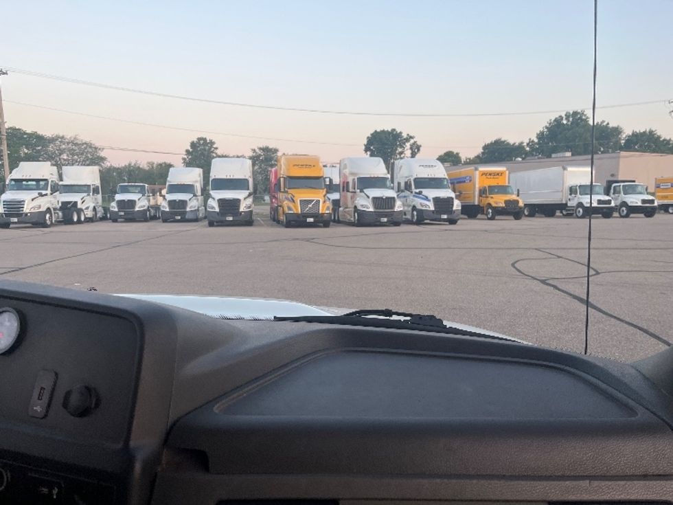 Medium Duty Box Truck-Light and Medium Duty Trucks-International-2020-MV607-Warren-MI-227,364\n\t\tmiles-$ 32,750 - Image 19