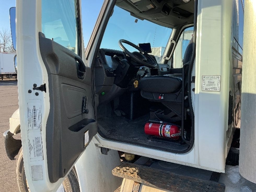 Medium Duty Box Truck-Light and Medium Duty Trucks-International-2020-MV607-Warren-MI-258,354\n\t\tmiles-$ 31,500 - Image 16