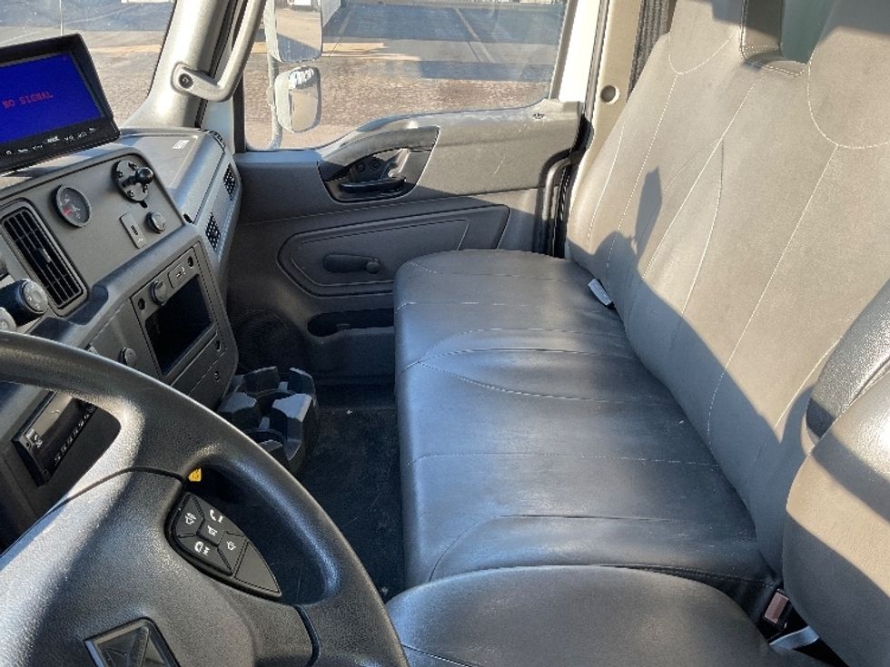 Medium Duty Box Truck-Light and Medium Duty Trucks-International-2020-MV607-Warren-MI-258,354\n\t\tmiles-$ 31,500 - Image 19