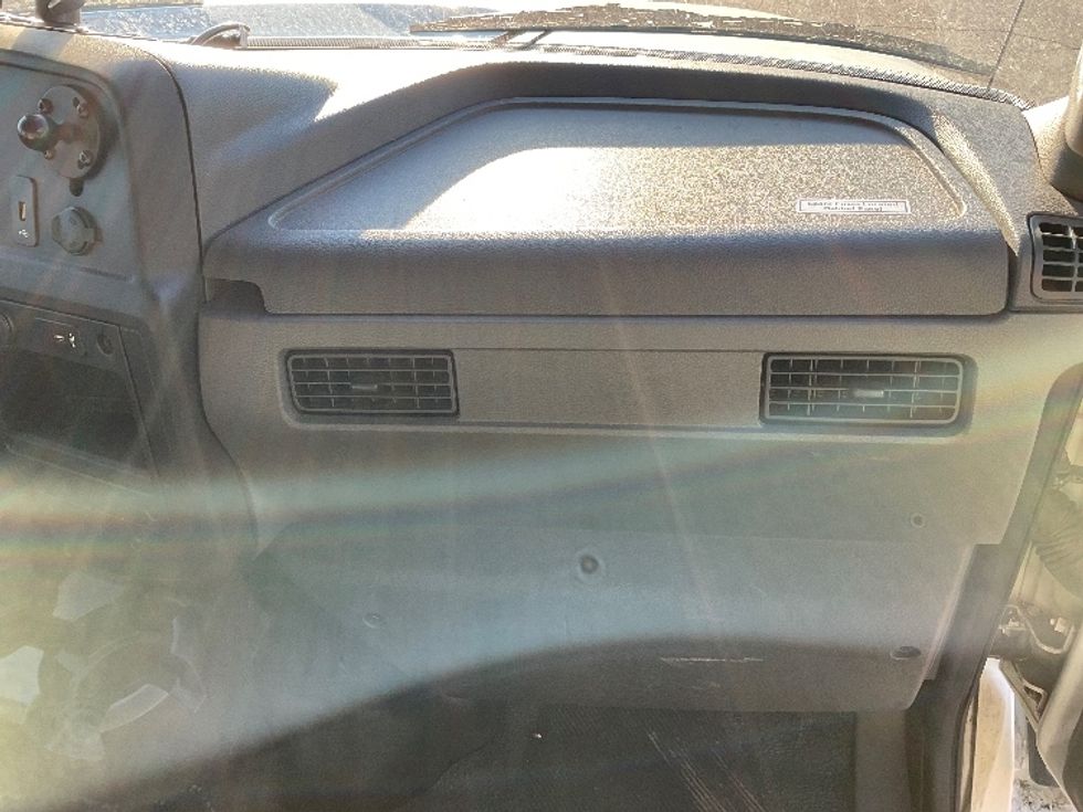 Medium Duty Box Truck-Light and Medium Duty Trucks-International-2020-MV607-Warren-MI-258,354\n\t\tmiles-$ 31,500 - Image 21