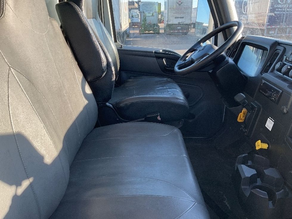 Medium Duty Box Truck-Light and Medium Duty Trucks-International-2020-MV607-Warren-MI-258,354\n\t\tmiles-$ 31,500 - Image 22