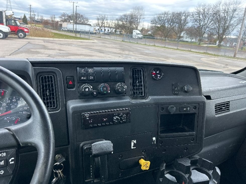 Medium Duty Box Truck-Light and Medium Duty Trucks-International-2020-MV607-Warren-MI-260,927\n\t\tmiles-$ 27,750 - Image 17