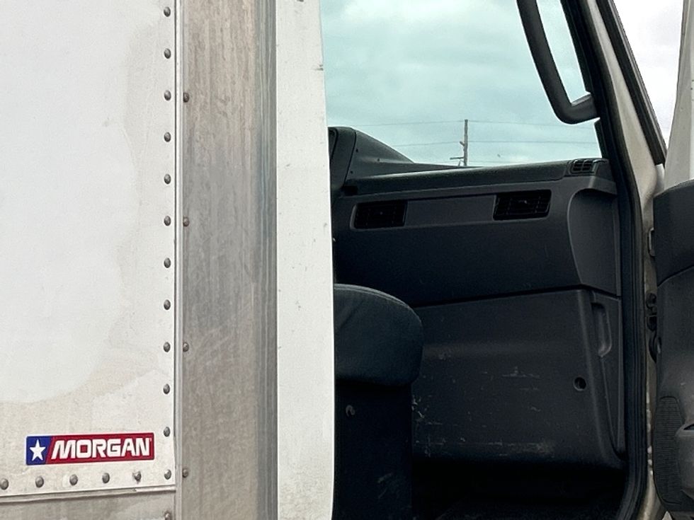 Medium Duty Box Truck-Light and Medium Duty Trucks-International-2020-MV607-Warren-MI-260,927\n\t\tmiles-$ 27,750 - Image 19