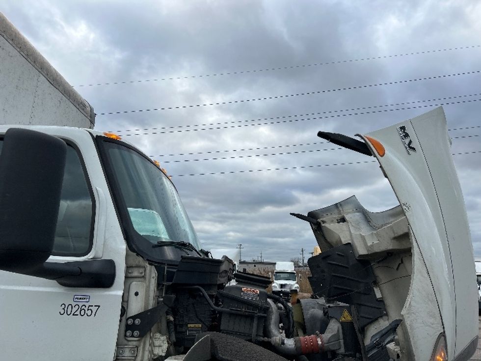 Medium Duty Box Truck-Light and Medium Duty Trucks-International-2020-MV607-Warren-MI-260,927\n\t\tmiles-$ 27,750 - Image 22