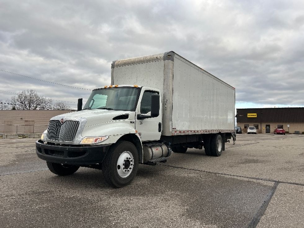 Medium Duty Box Truck-Light and Medium Duty Trucks-International-2020-MV607-Warren-MI-260,927\n\t\tmiles-$ 27,750 - Image 3