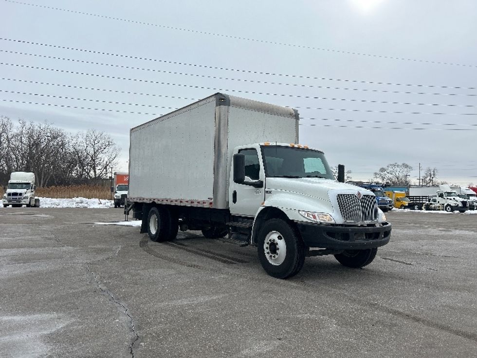 Medium Duty Box Truck-Light and Medium Duty Trucks-International-2020-MV607-Warren-MI-268,217\n\t\tmiles-$ 22,750 - Image 1