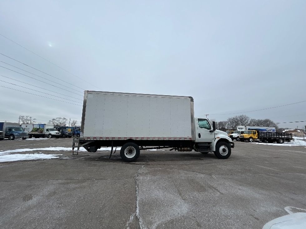 Medium Duty Box Truck-Light and Medium Duty Trucks-International-2020-MV607-Warren-MI-268,217\n\t\tmiles-$ 22,750 - Image 15
