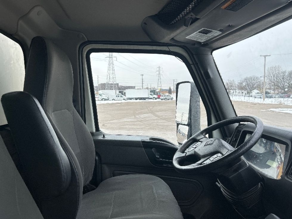 Medium Duty Box Truck-Light and Medium Duty Trucks-International-2020-MV607-Warren-MI-268,217\n\t\tmiles-$ 22,750 - Image 22