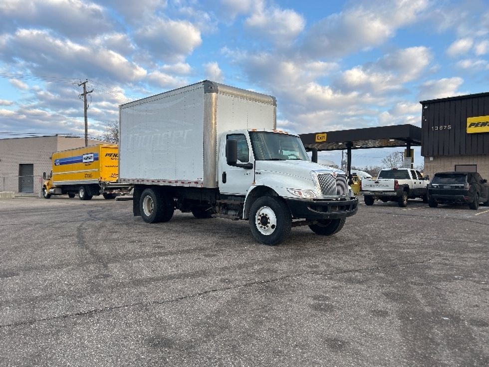 Medium Duty Box Truck-Light and Medium Duty Trucks-International-2020-MV607-Warren-MI-98,903\n\t\tmiles-$ 45,250 - Image 1