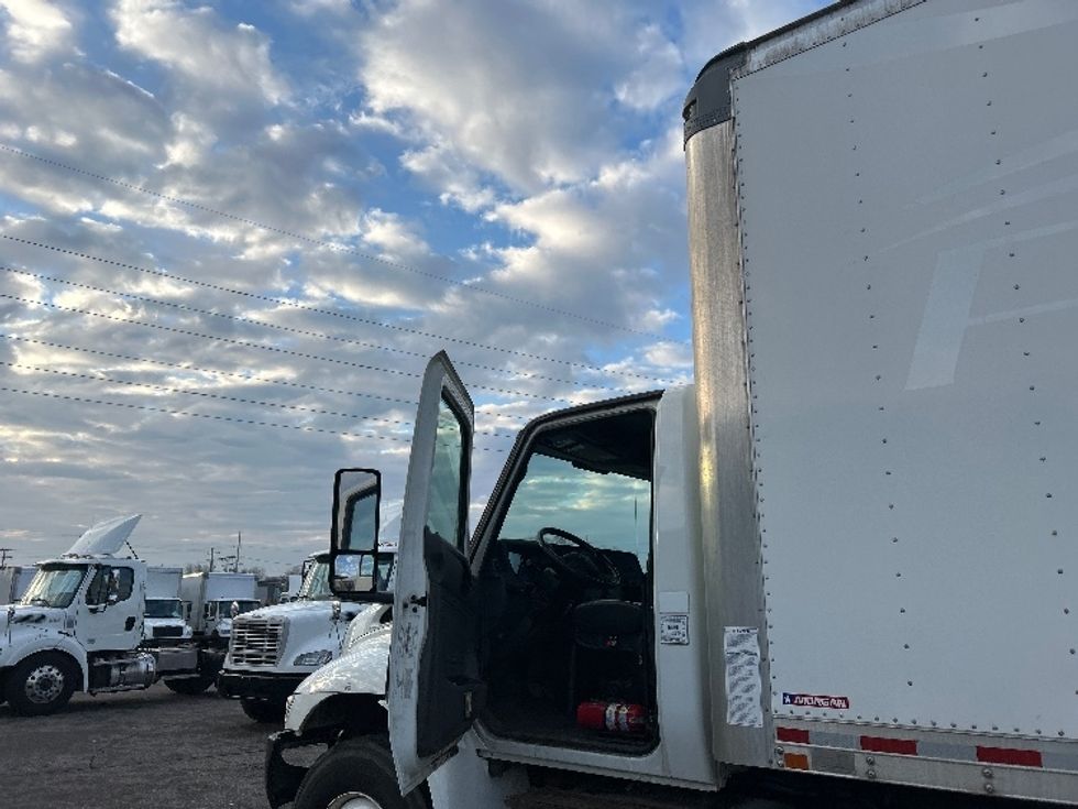 Medium Duty Box Truck-Light and Medium Duty Trucks-International-2020-MV607-Warren-MI-98,903\n\t\tmiles-$ 45,250 - Image 15