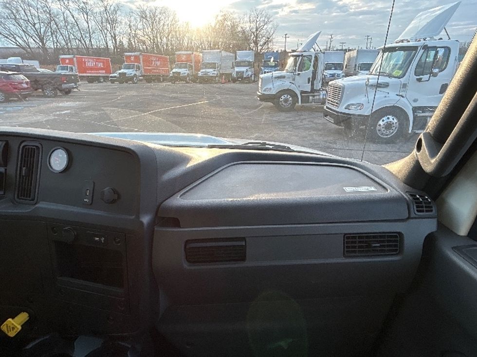 Medium Duty Box Truck-Light and Medium Duty Trucks-International-2020-MV607-Warren-MI-98,903\n\t\tmiles-$ 45,250 - Image 20