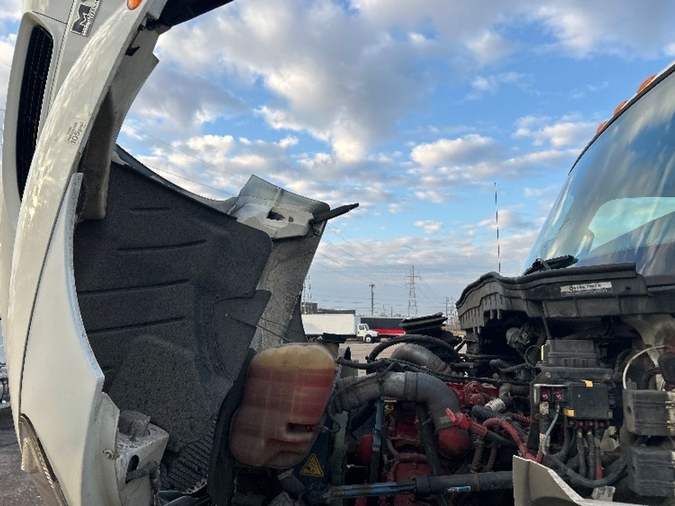 Medium Duty Box Truck-Light and Medium Duty Trucks-International-2020-MV607-Warren-MI-98,903\n\t\tmiles-$ 45,250 - Image 23