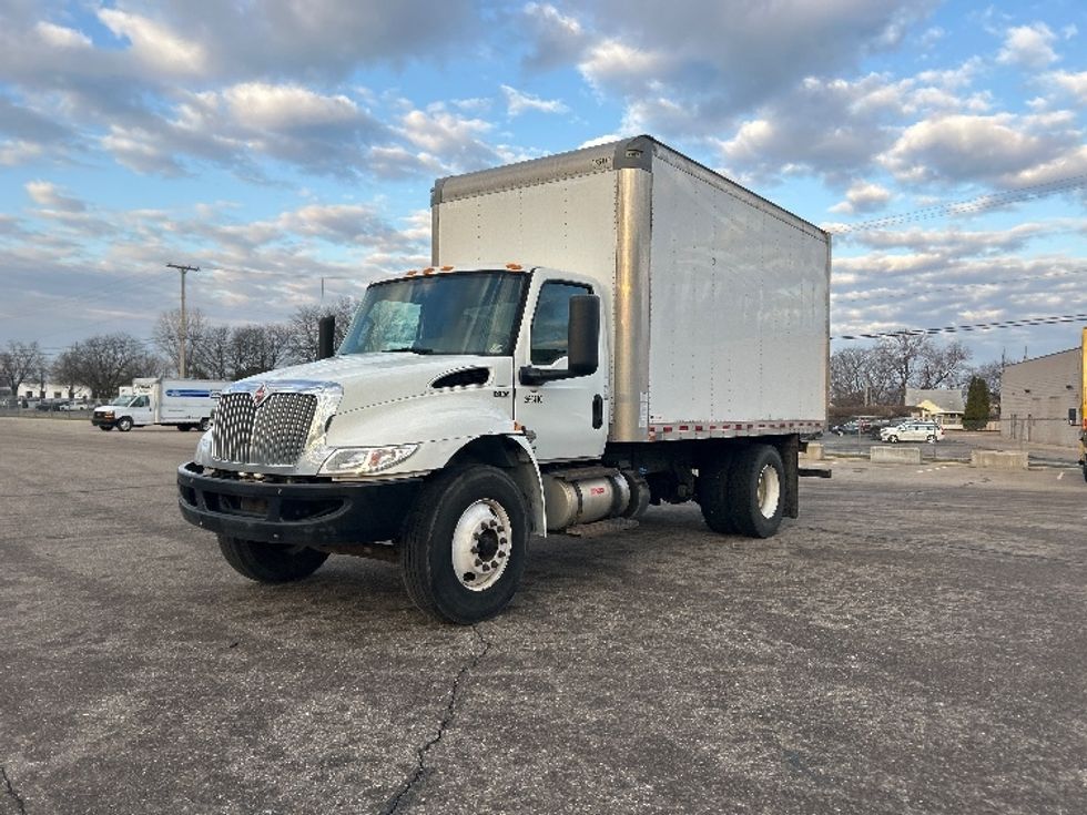Medium Duty Box Truck-Light and Medium Duty Trucks-International-2020-MV607-Warren-MI-98,903\n\t\tmiles-$ 45,250 - Image 3