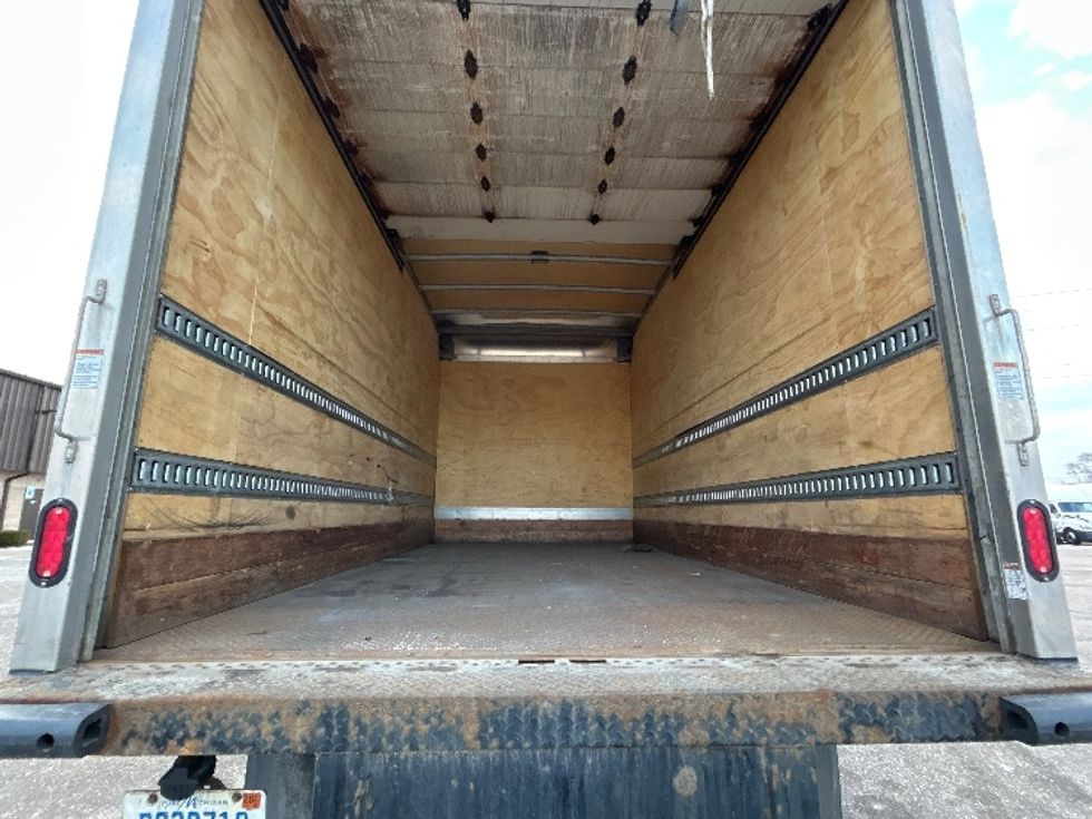 Medium Duty Box Truck-Light and Medium Duty Trucks-International-2020-MV607-Warren-MI-98,903\n\t\tmiles-$ 45,250 - Image 9