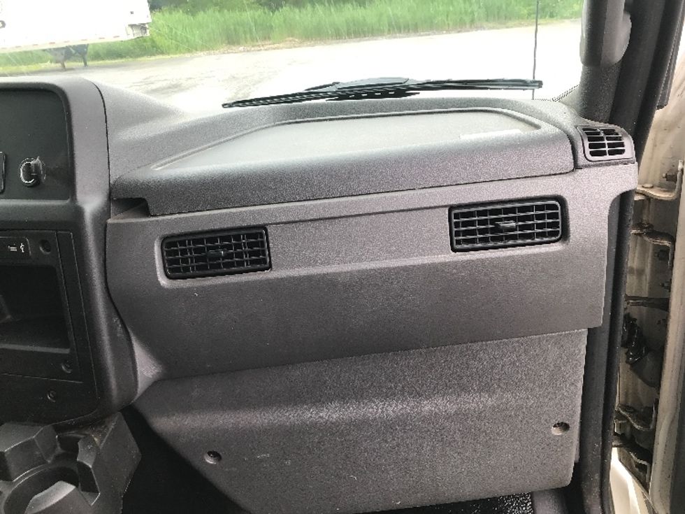 Medium Duty Box Truck-Light and Medium Duty Trucks-International-2020-MV607-Watertown-NY-171,294\n\t\tmiles-$ 36,000 - Image 21